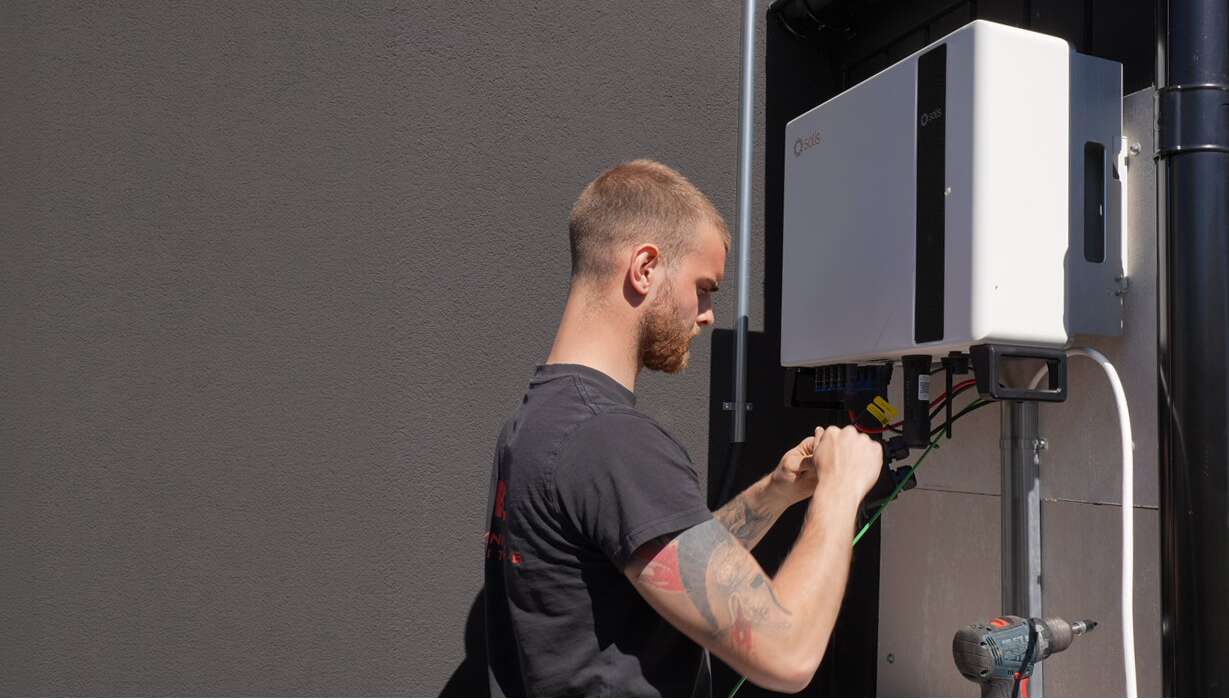 Installation-av-Solis-Dyness-batterisystem